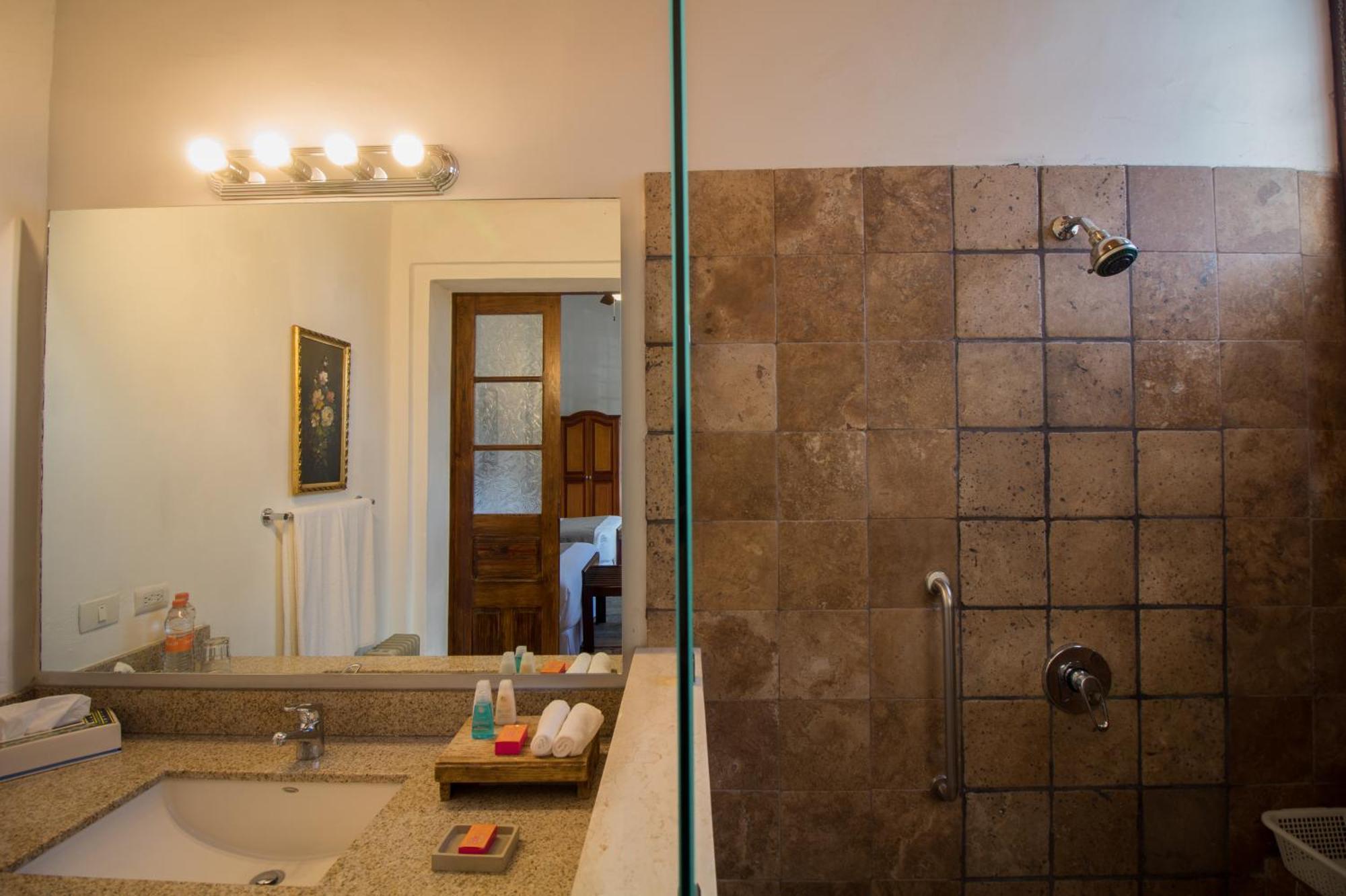 La Casona Del Banco Hotel Boutique Паррас-де-ла-Фуэнте Экстерьер фото