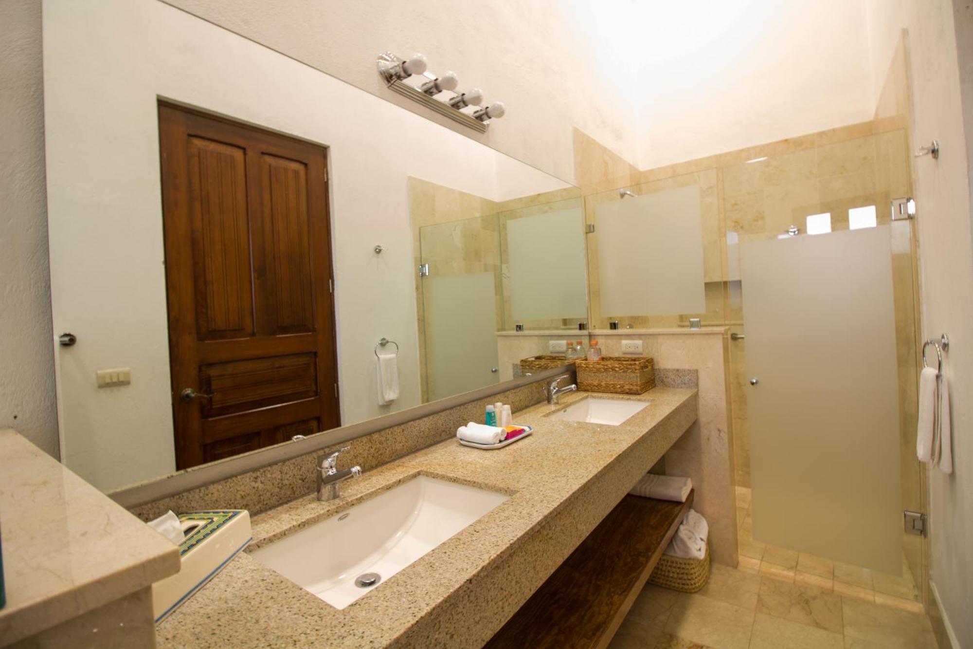 La Casona Del Banco Hotel Boutique Паррас-де-ла-Фуэнте Экстерьер фото